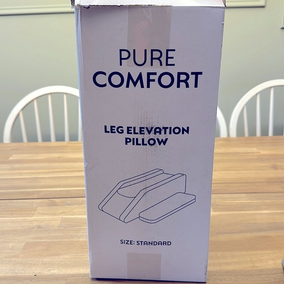 PURE COMFORT ⭐️  leg elevation pillow - Picture 5 of 8